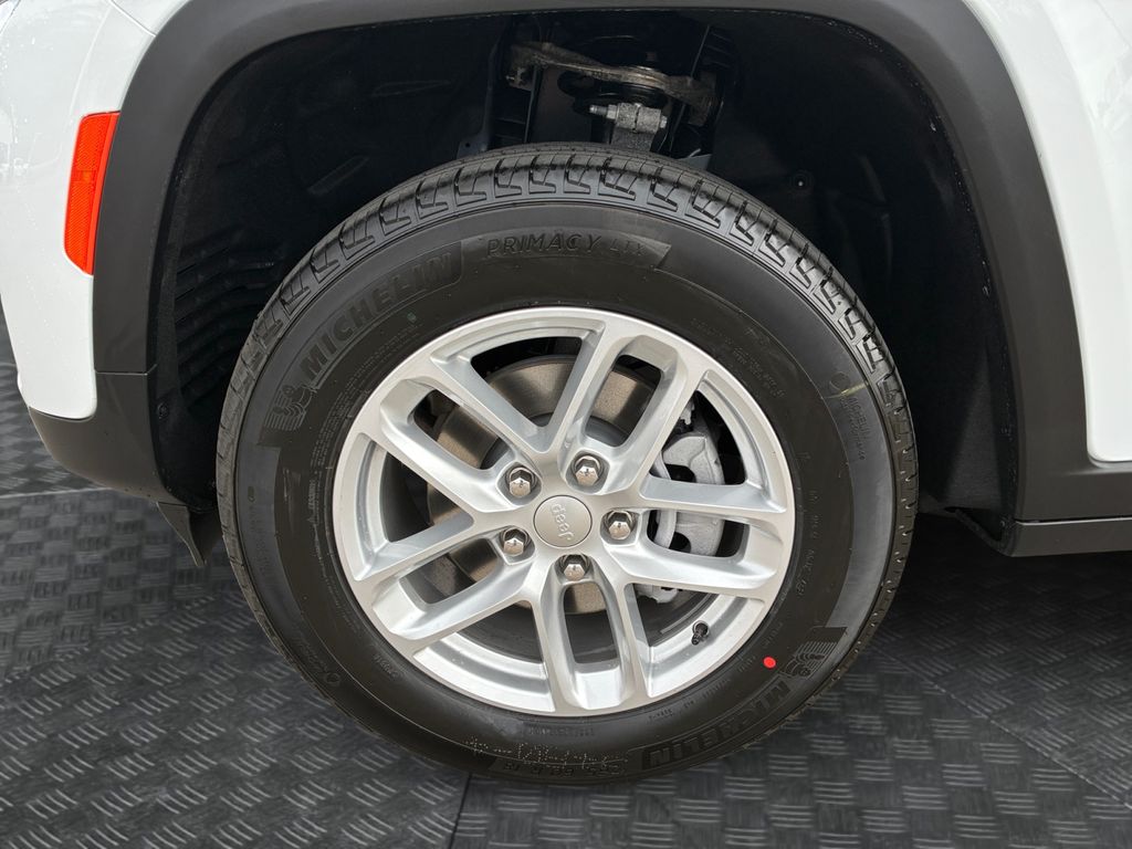 New Car 2025 Jeep Grand Cherokee  Laredo X For Sale Under $35,000 In Austin, Texas