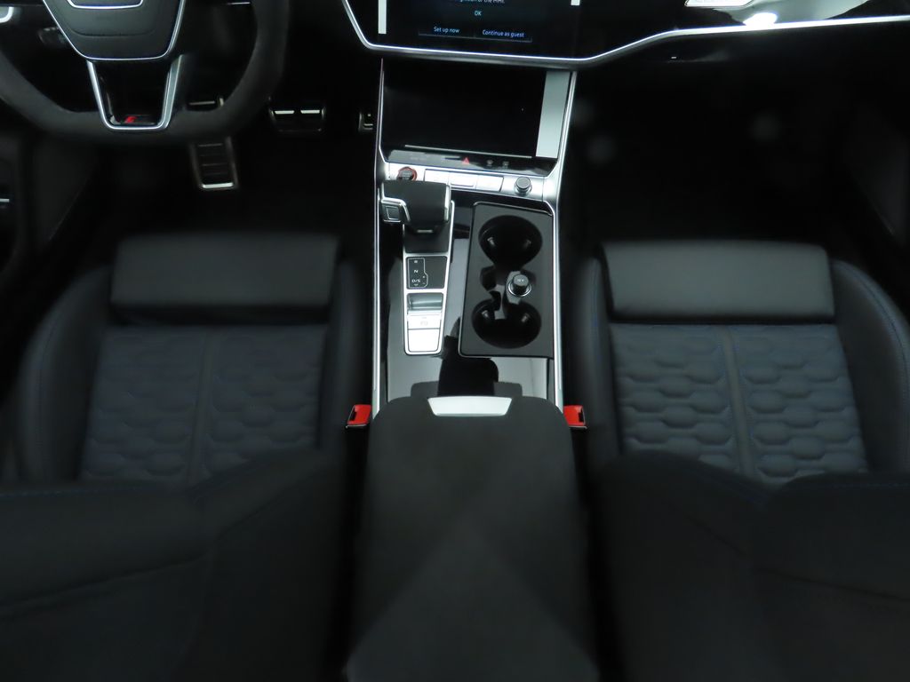 Thumbnail: 2025 Audi RS 7 - 18