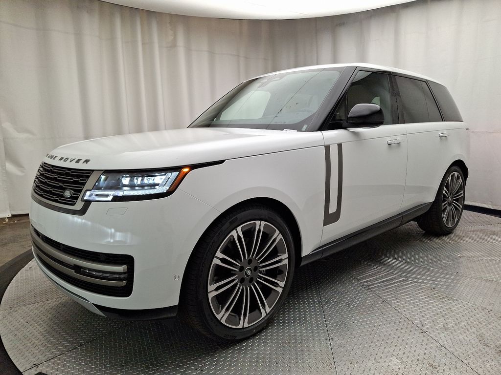 2025 Land Rover Range Rover SE Hero Image