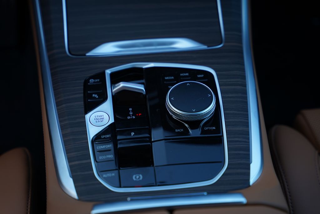 Thumbnail: 2026 BMW X5 - 17