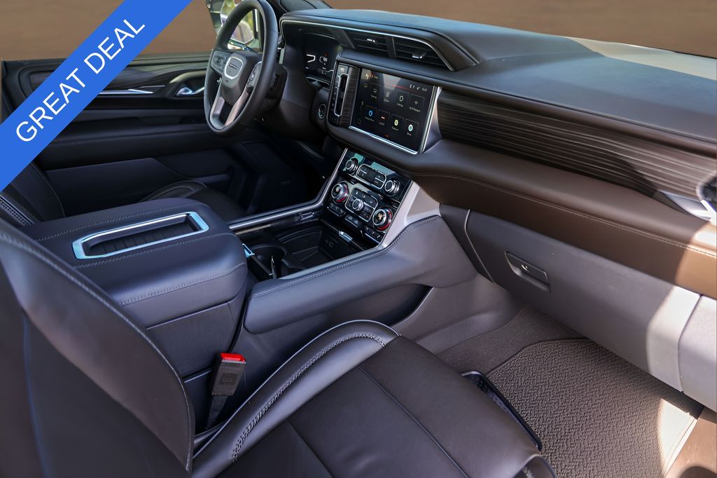 Used 2024 White GMC Denali image 32