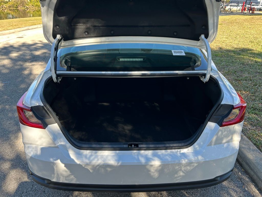 Thumbnail: 2025 Toyota Camry - 10