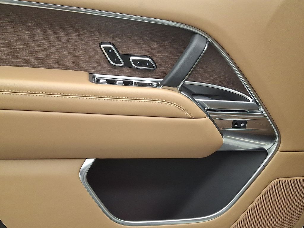 Thumbnail: 2024 Land Rover Range Rover - 13