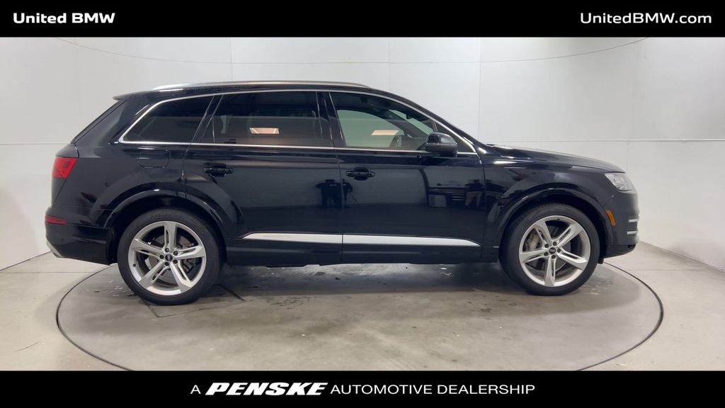 Thumbnail: 2019 Audi Q7 - 9