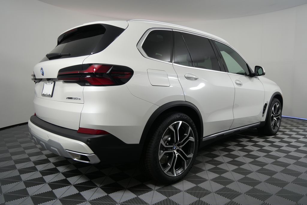 Thumbnail: 2026 BMW X5 - 6