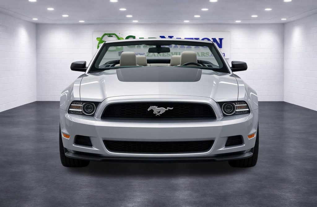 2011 Ford Mustang V6 Premium - Image 4