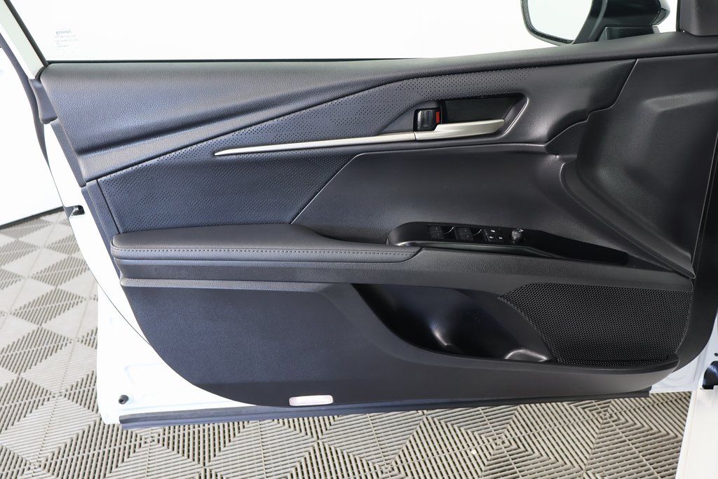 Thumbnail: 2025 Toyota Camry - 12