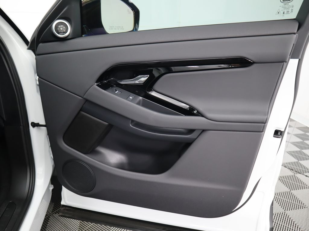 2025 Land Rover Range Rover Evoque S 27
