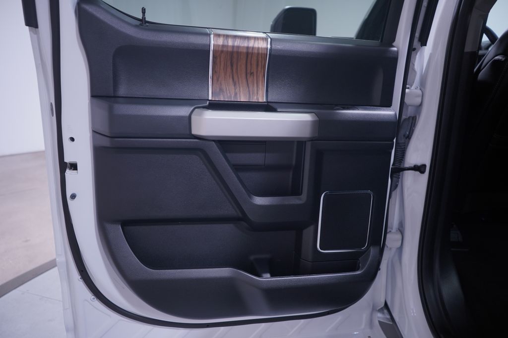 2018 Ford F-150 Lariat 14