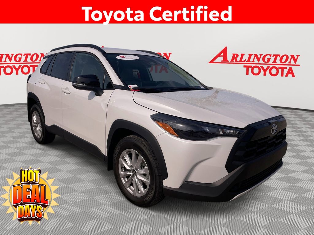 2026 Toyota Corolla Cross LE FWD's photo