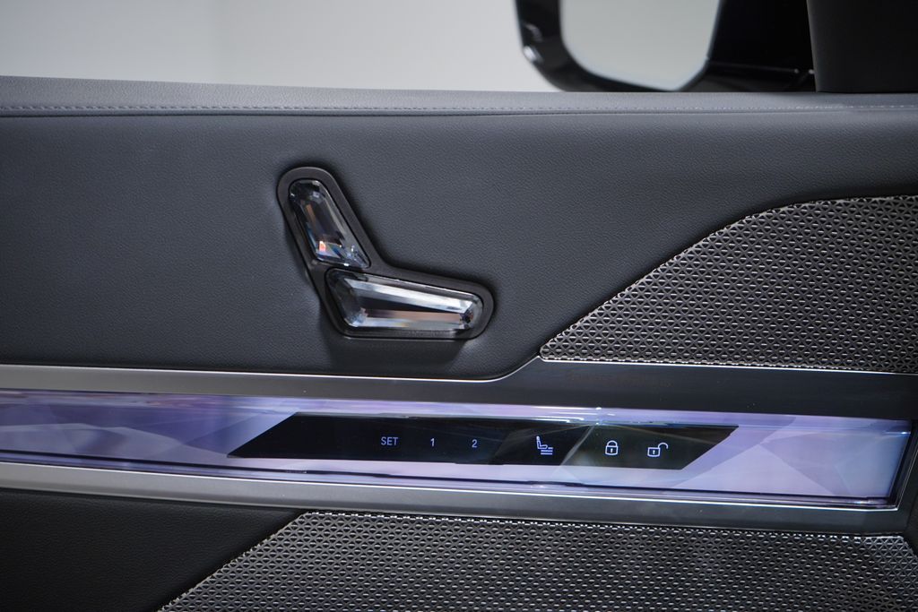 Thumbnail: 2024 BMW 7 Series - 17