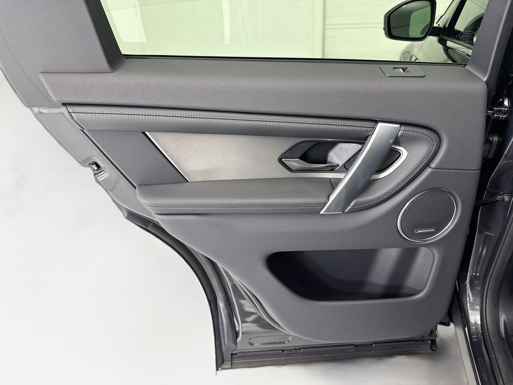 Thumbnail: 2026 Land Rover Discovery Sport - 25