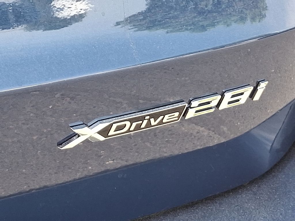2025 BMW X1 xDrive28i 12