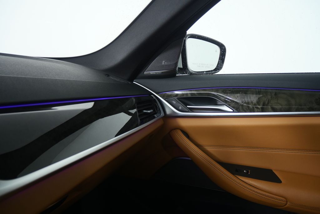 Thumbnail: 2023 BMW 5 Series - 30