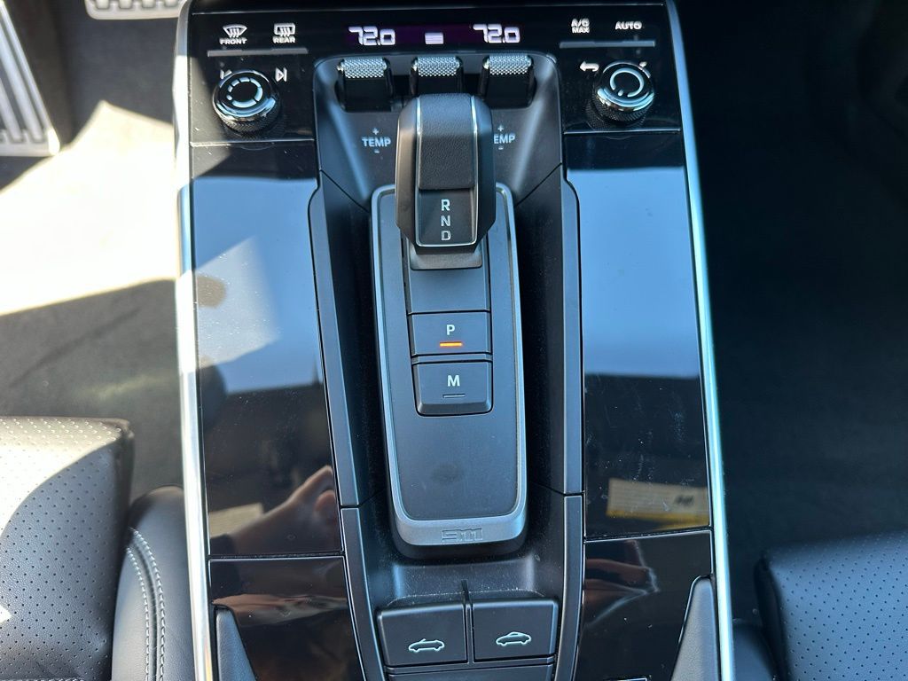 Thumbnail: 2025 Porsche 911 - 27