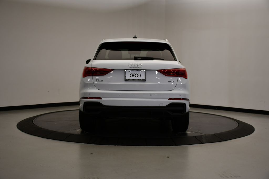 Thumbnail: 2025 Audi Q3 - 4