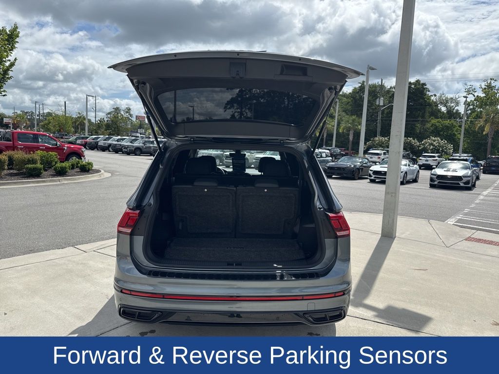 2023 Volkswagen Tiguan SE R-Line Black