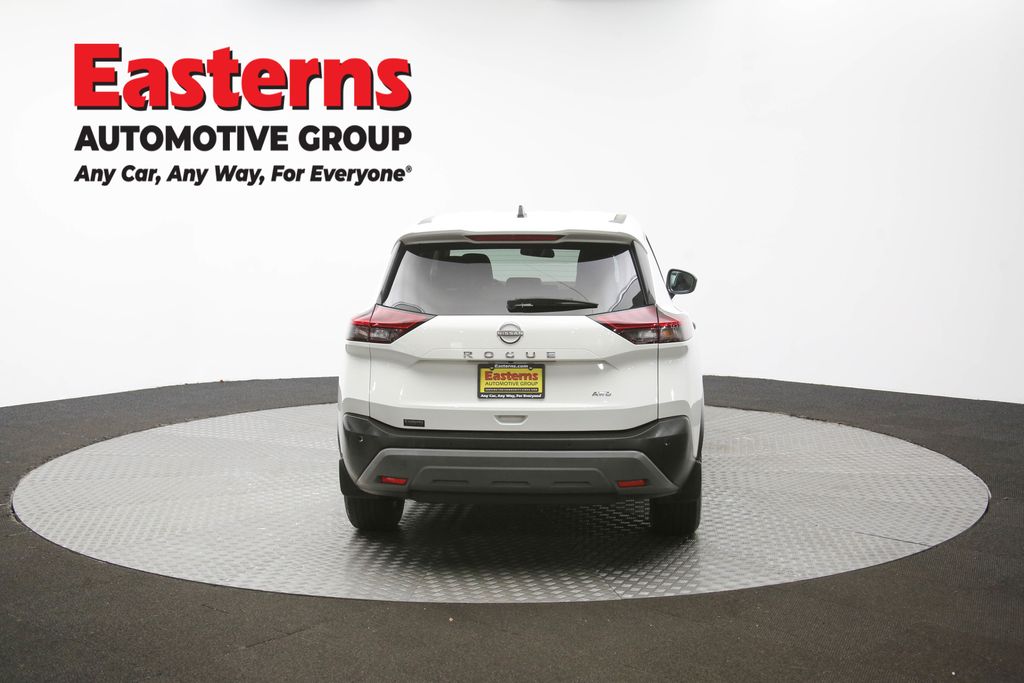 Used 2022 White Nissan S image 37