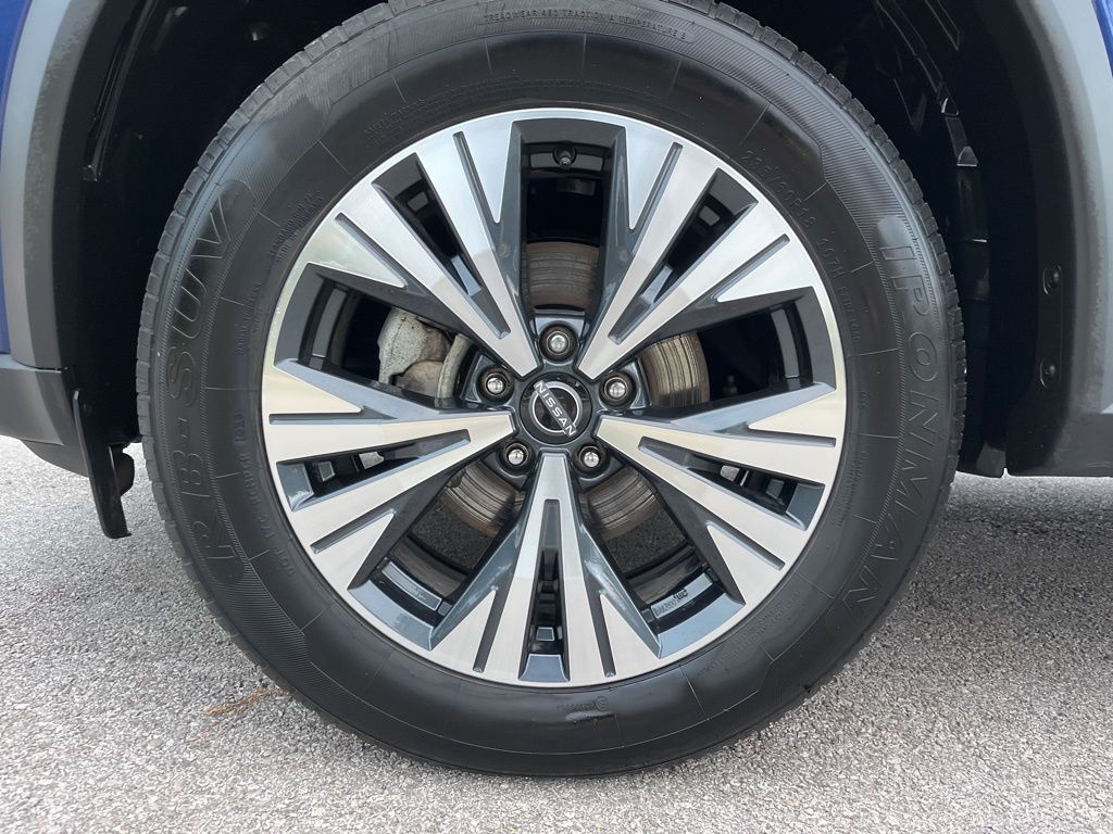 2023 Nissan Rogue SV 12