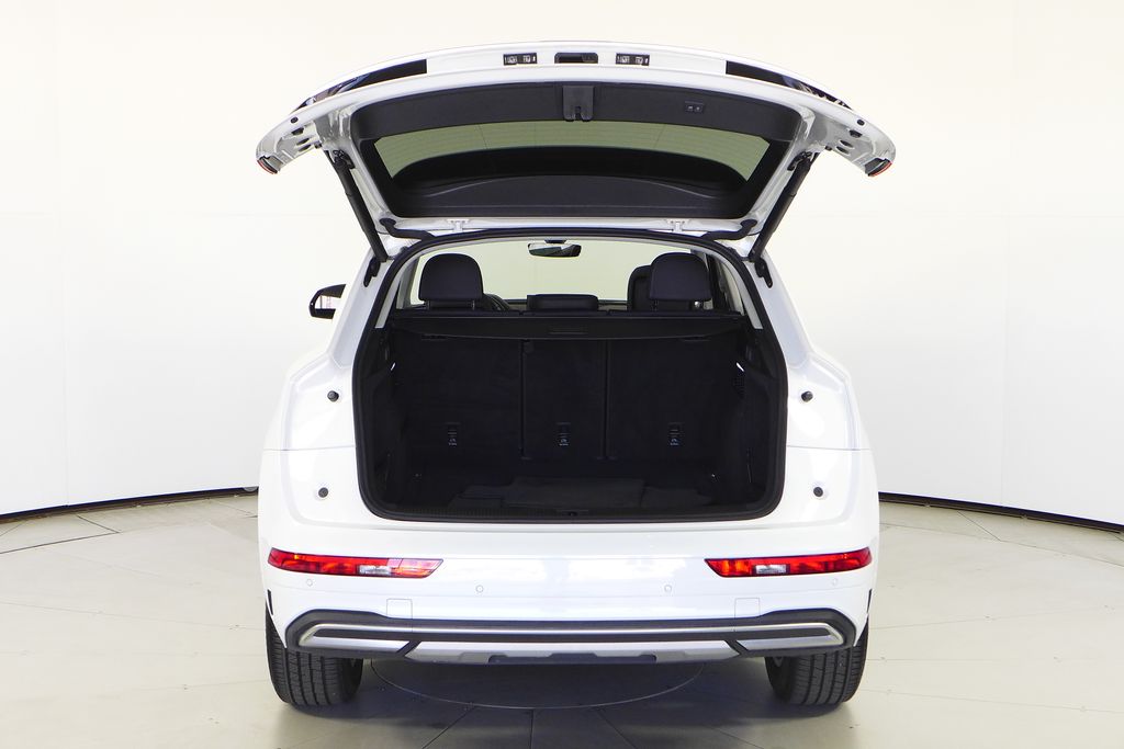 Thumbnail: 2023 Audi Q5 - 10