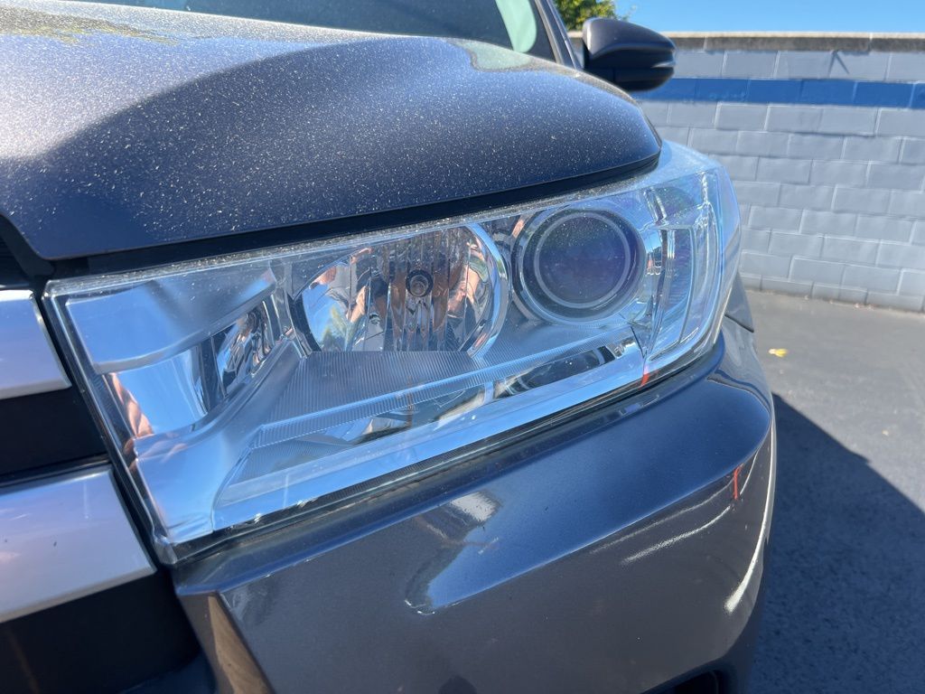 Thumbnail: 2018 Toyota Highlander - 9