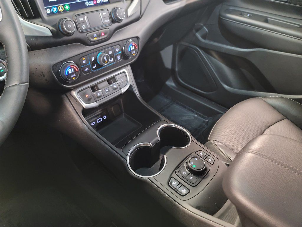 2024 GMC Terrain SLT photo