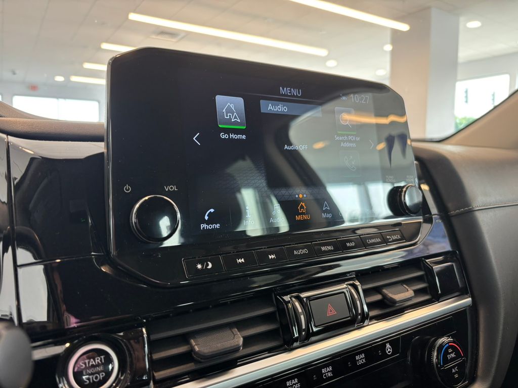 2022 Nissan Pathfinder SL