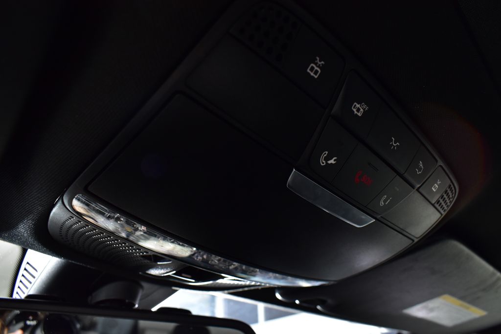Thumbnail: 2016 Mercedes-Benz C-Class - 28