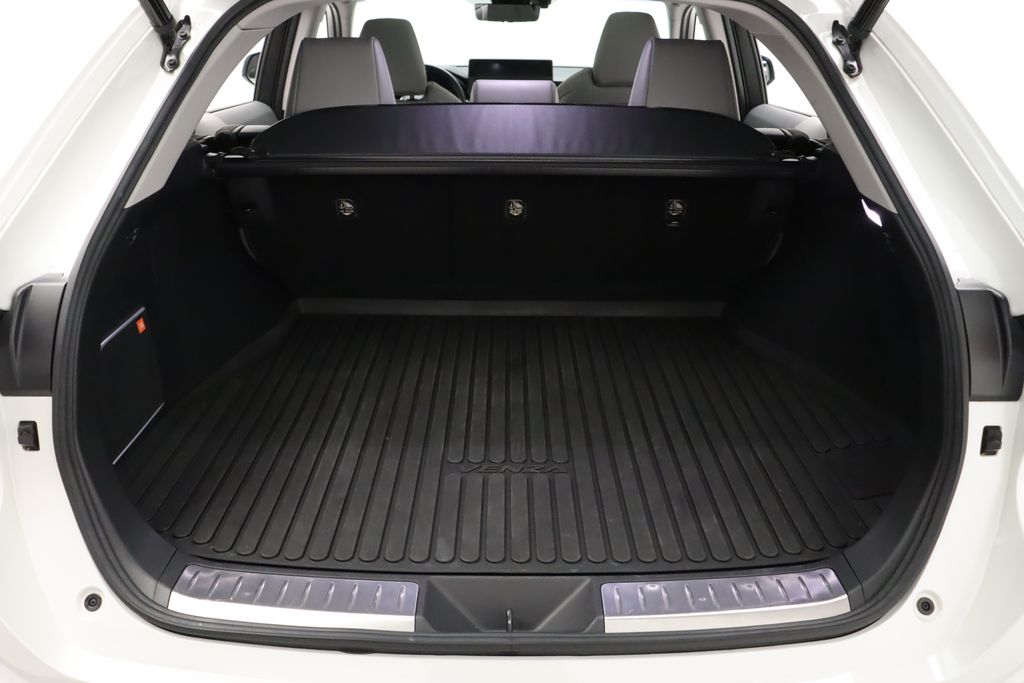 Thumbnail: 2021 Toyota Venza - 22