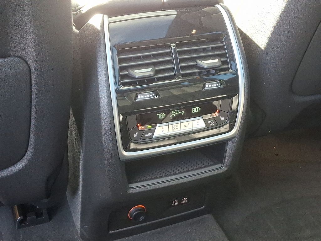 Thumbnail: 2024 BMW X7 - 11