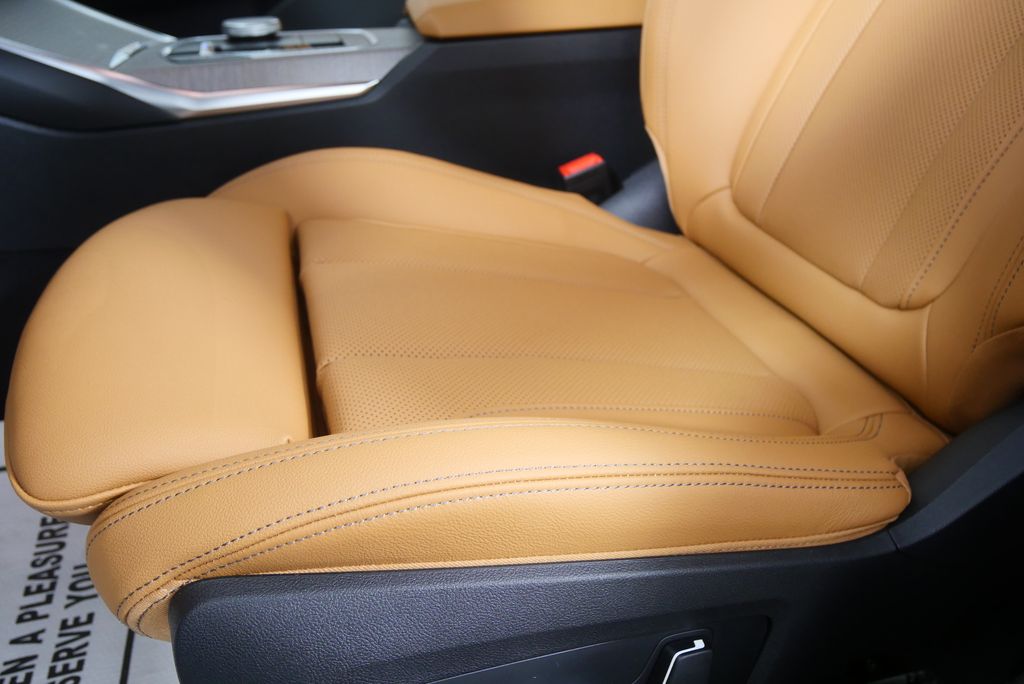 Thumbnail: 2026 BMW 3 Series - 9