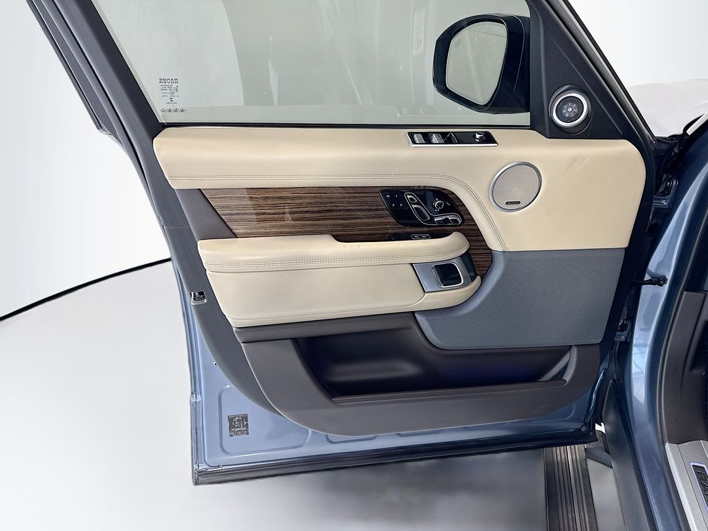 Thumbnail: 2018 Land Rover Range Rover - 24