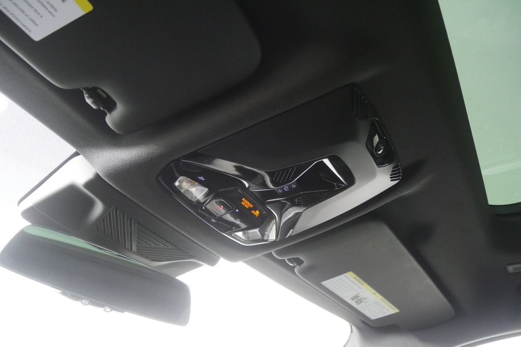 Thumbnail: 2025 BMW X2 - 20