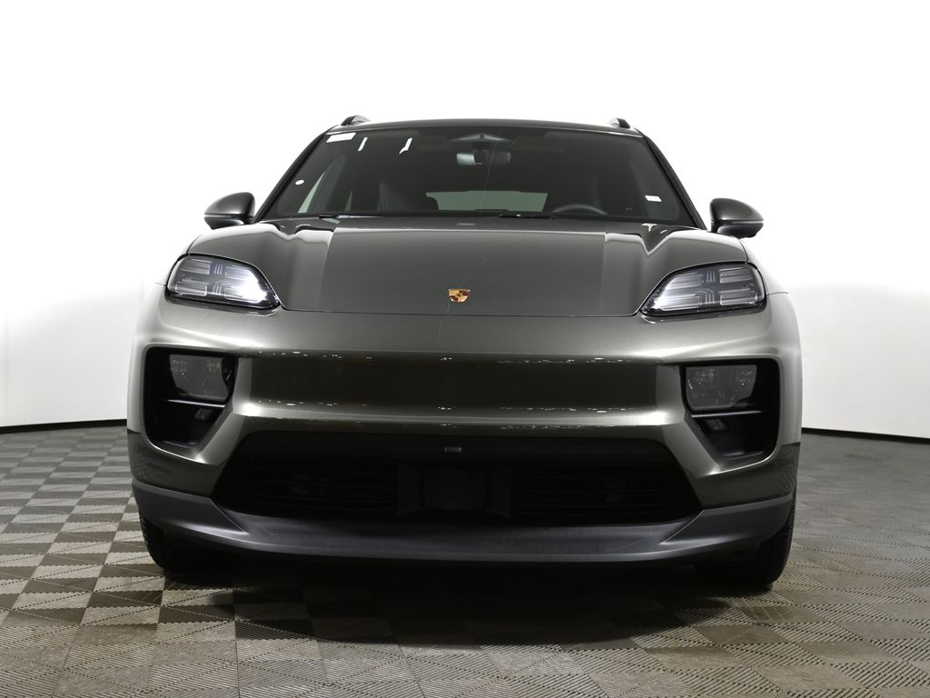 Thumbnail: 2026 Porsche Macan - 10