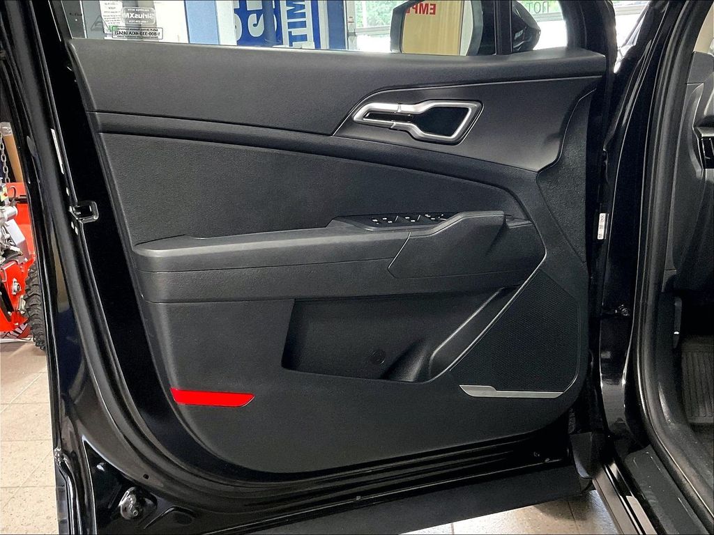 2026 Kia Sportage Hybrid — photo 9