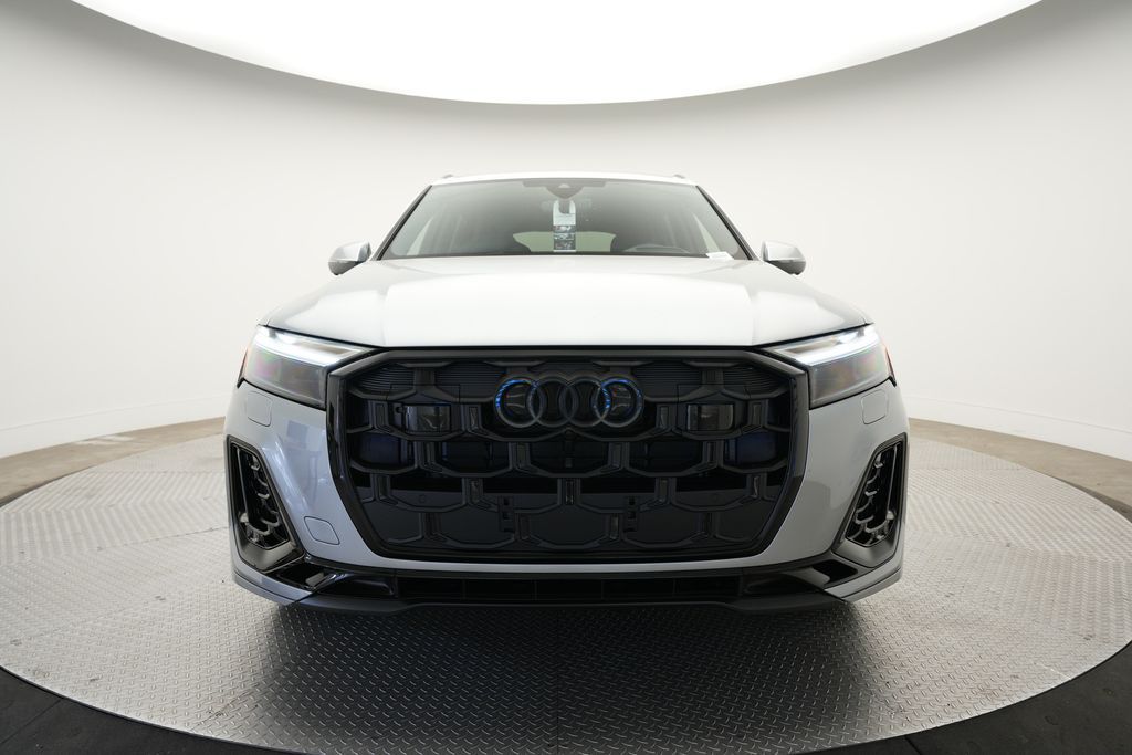 Thumbnail: 2026 Audi Q7 - 4