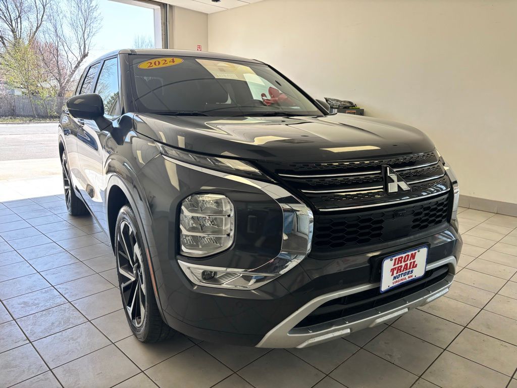 Used 2024 Mitsubishi Outlander SUV
