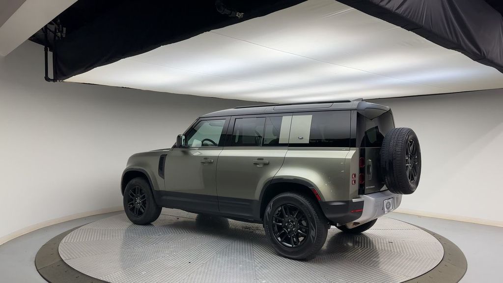 2023 Land Rover Defender 110 7