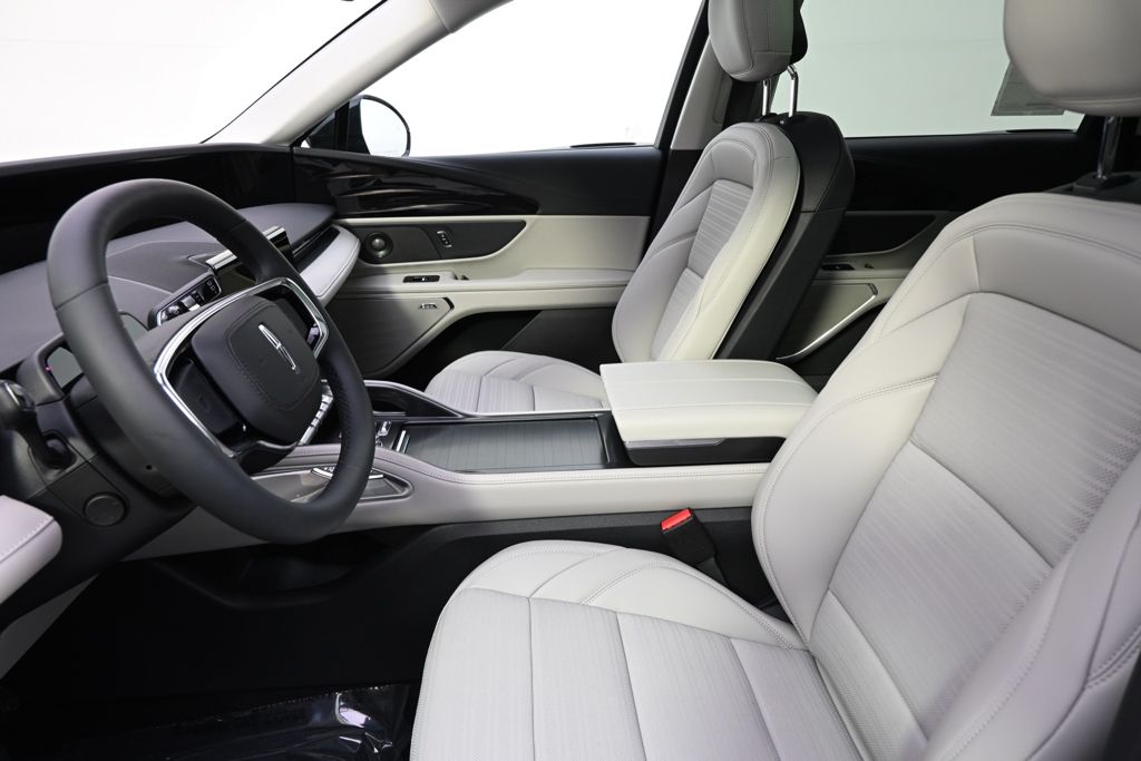 New 2026 White Lincoln Reserve image 13