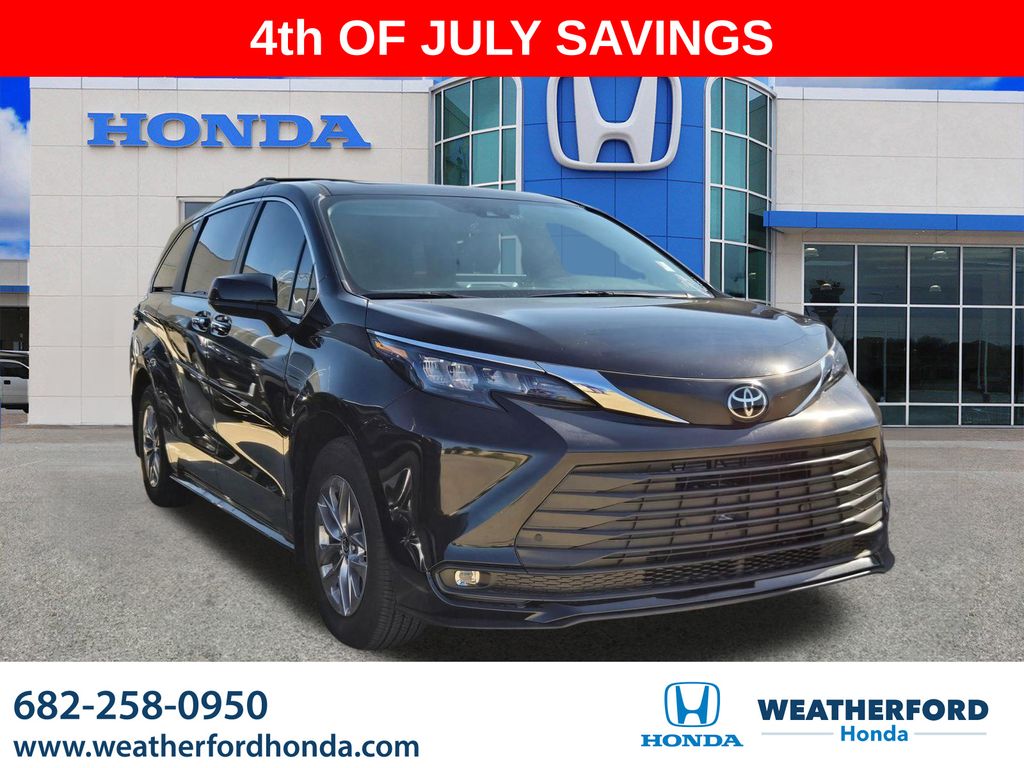 Midnight Black Metallic 2026 Toyota Sienna Minivan Front-Wheel Drive Continuously Variable Transmission