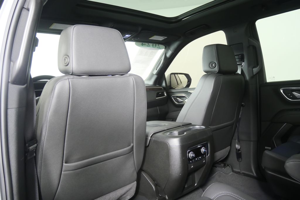 Thumbnail: 2024 Chevrolet Tahoe - 18