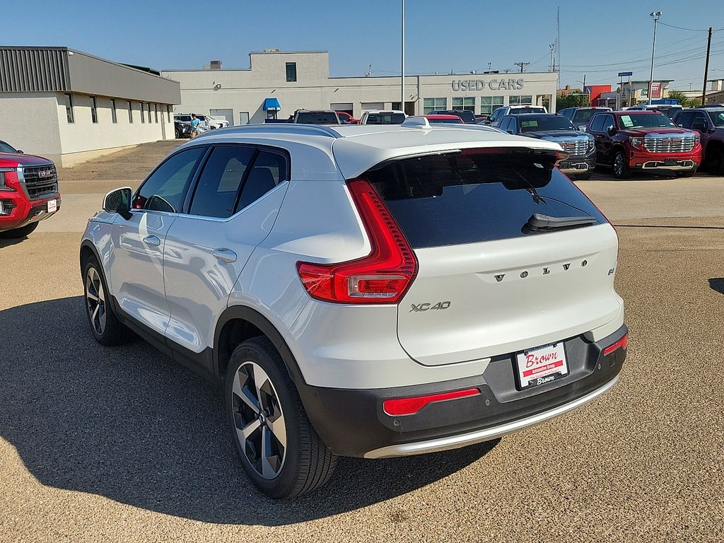 2023 Volvo XC40 B4 Plus Bright Theme - 7