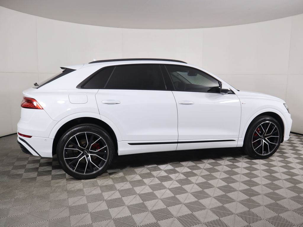 Thumbnail: 2022 Audi Q8 - 4
