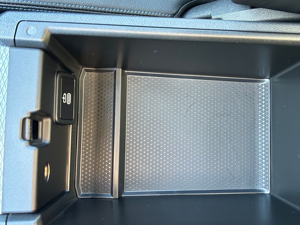 Thumbnail: 2023 BMW i4 - 29