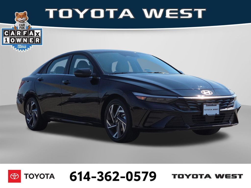Used 2025 Black Hyundai Limited image 3