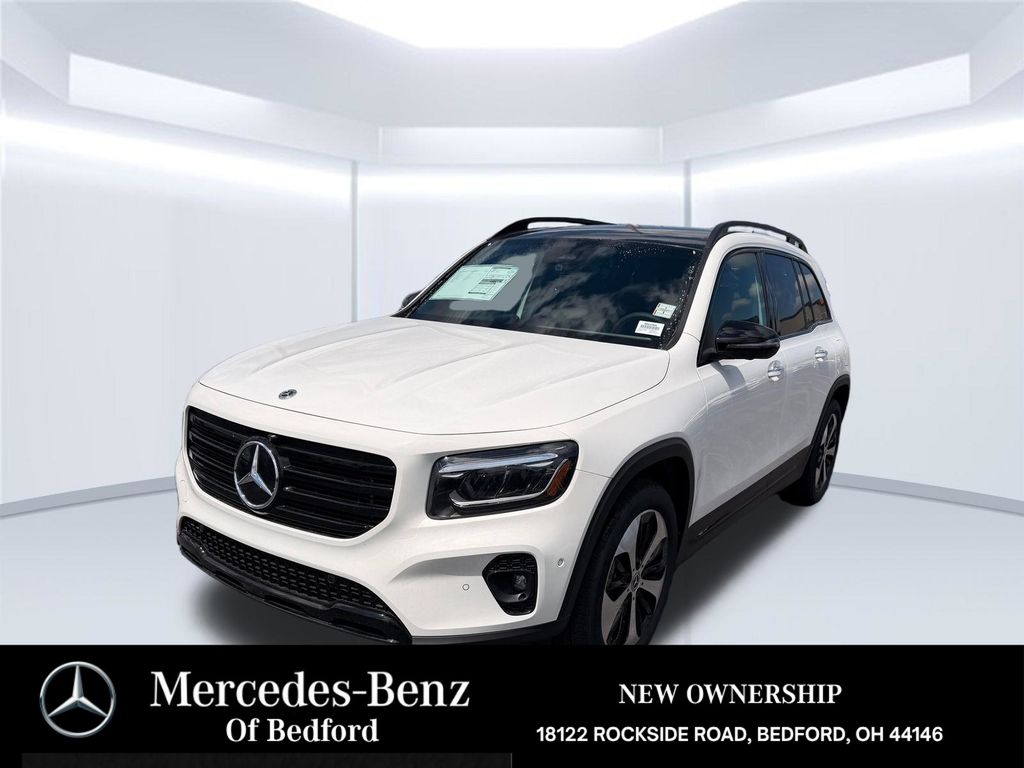 Polar White 2026 Mercedes-Benz GLB SUV / Crossover All-Wheel Drive 8-Speed Dual Clutch
