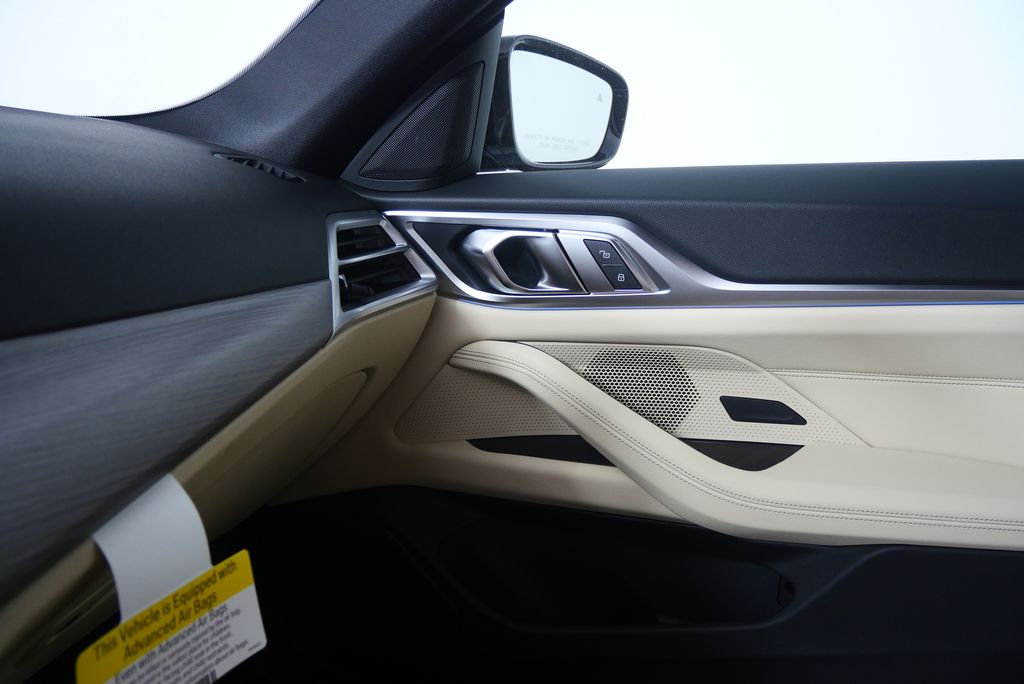Thumbnail: 2025 BMW i4 - 24