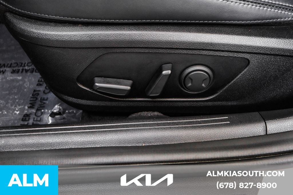 2022 Kia K5 GT-Line photo 25