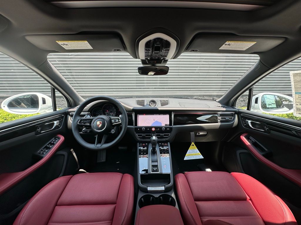Thumbnail: 2026 Porsche Macan - 32