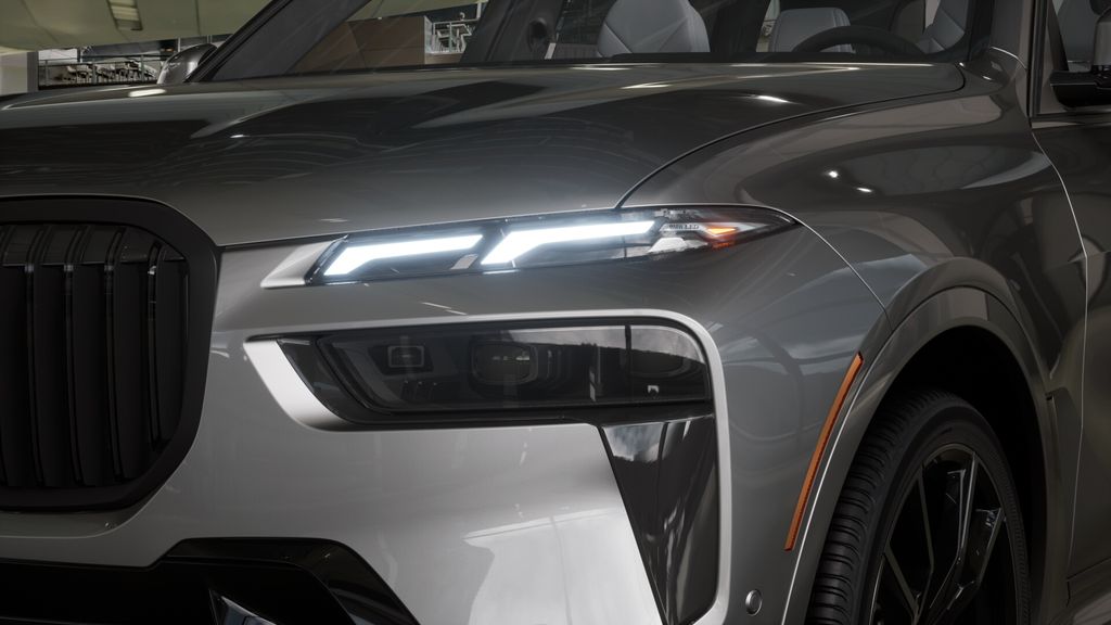 Thumbnail: 2026 BMW X7 - 6